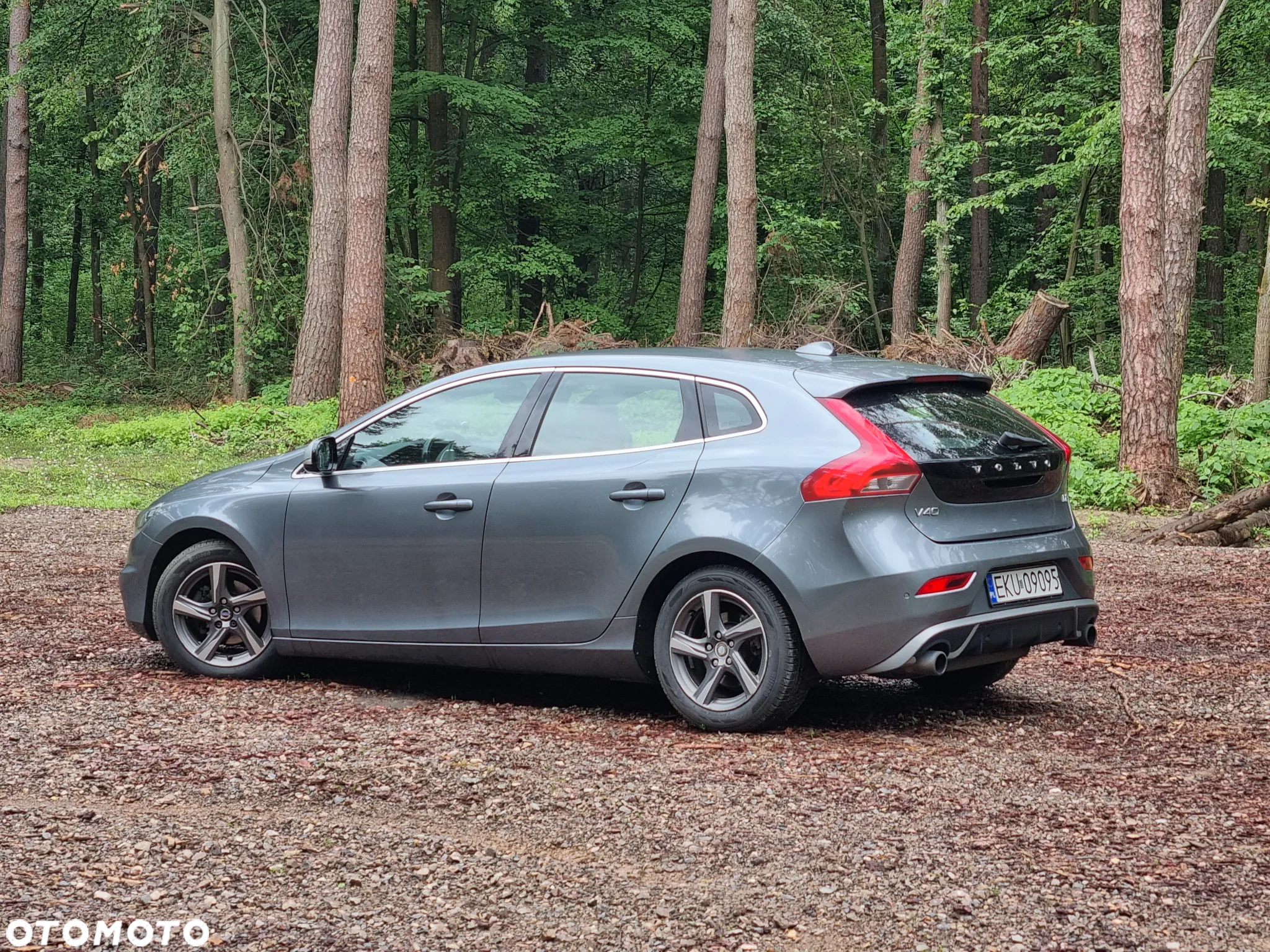 Volvo V40 D2 R-Design - 7