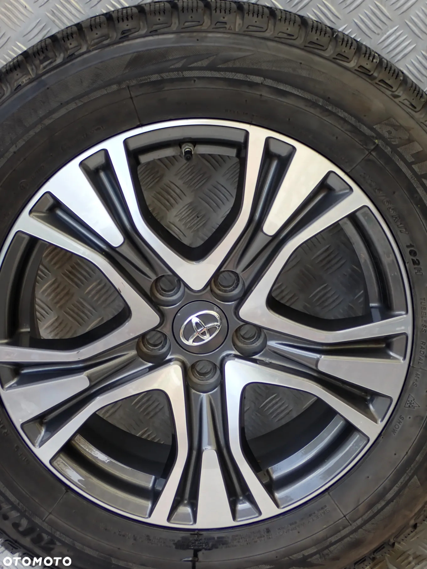 KOŁA FELGI ALUMINIOWE TOYOTA 7JX17  ET 30  5X114,3  PZ49M-X0670-Z  Z OPONAMI ZIMA 225/65/17  2900 ZŁ - 4
