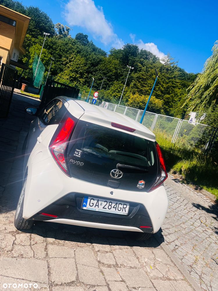 Toyota Aygo x-play - 3