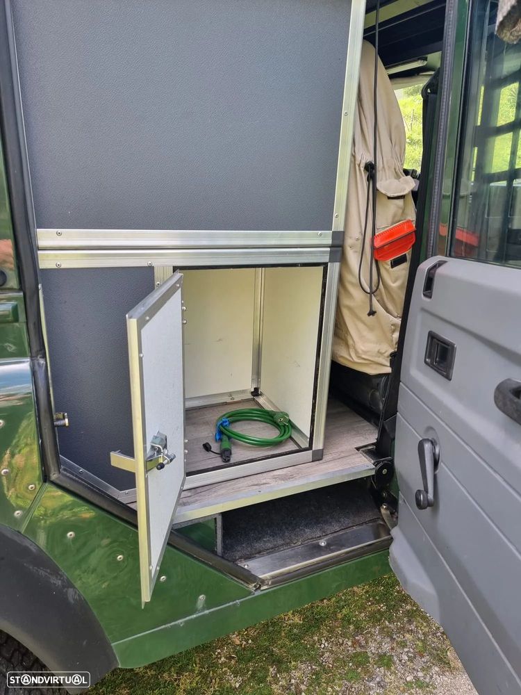 Land Rover Defender 110 2.5 TD5 Metal Top - 9