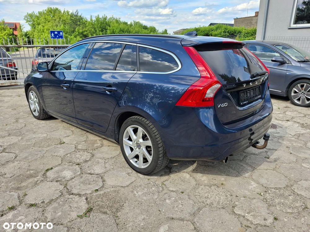 Volvo V60 D2 Momentum - 9