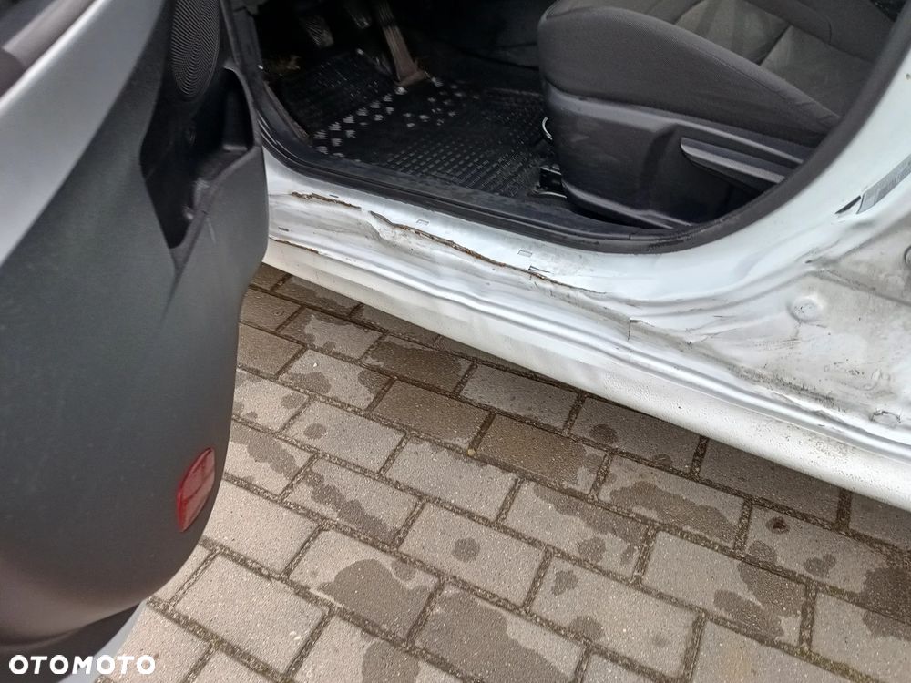 Kia Ceed 1.4 CVVT ISG Dream Team Edition - 28