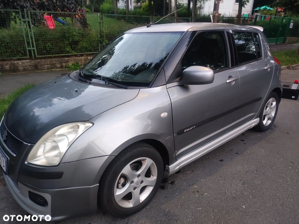 Suzuki Swift - 1