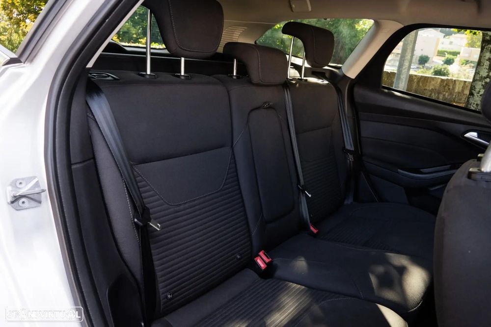 Ford Focus SW - 25