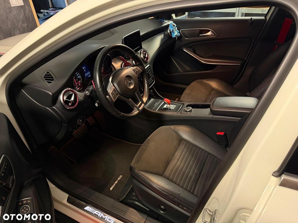 Mercedes-Benz GLA 45 AMG 4-Matic - 9