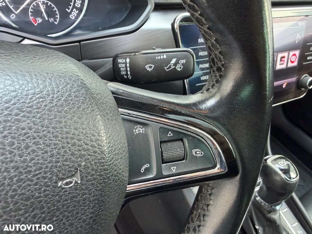 Skoda Superb 2.0 TDI DSG Premium Edition - 27