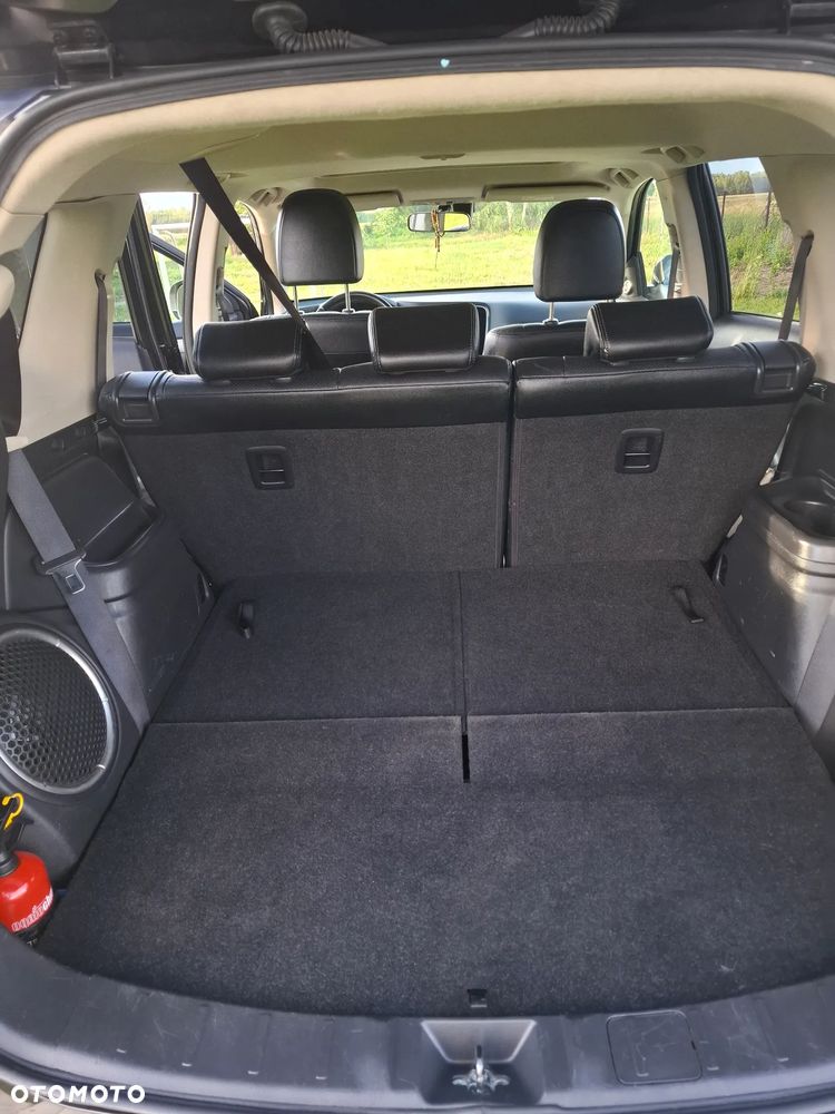Mitsubishi Outlander 2.2 DID Instyle Navi 4WD - 10