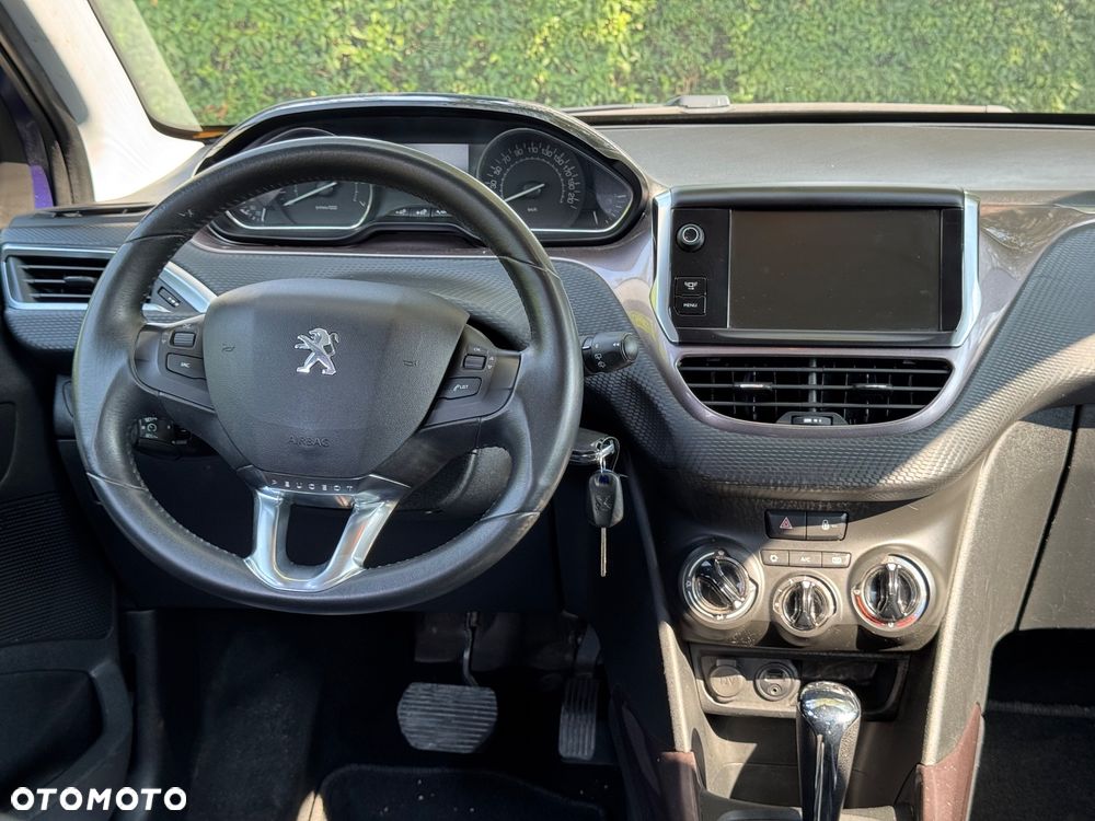 Peugeot 2008 - 11