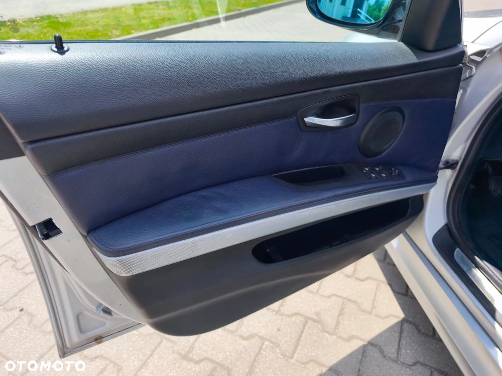 BMW Seria 3 330d - 19