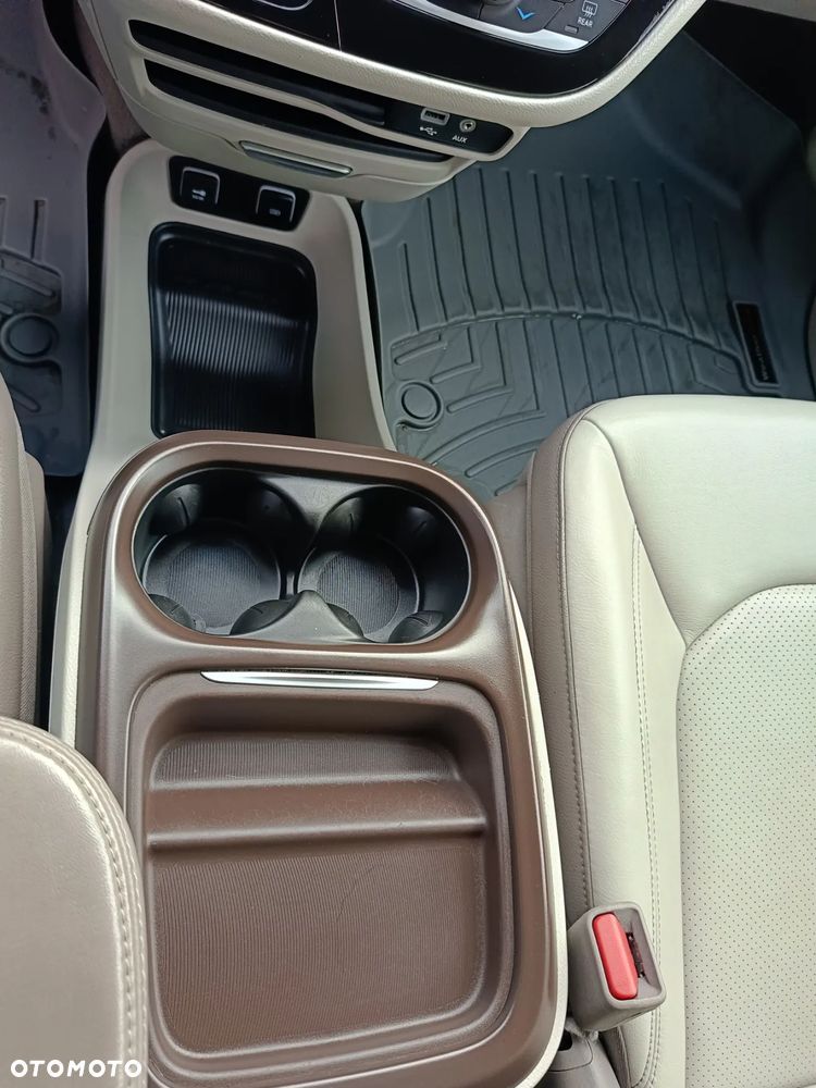 Chrysler Pacifica - 21