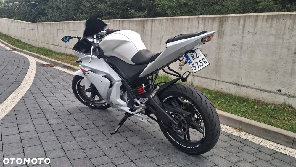 Yamaha YZF - 5