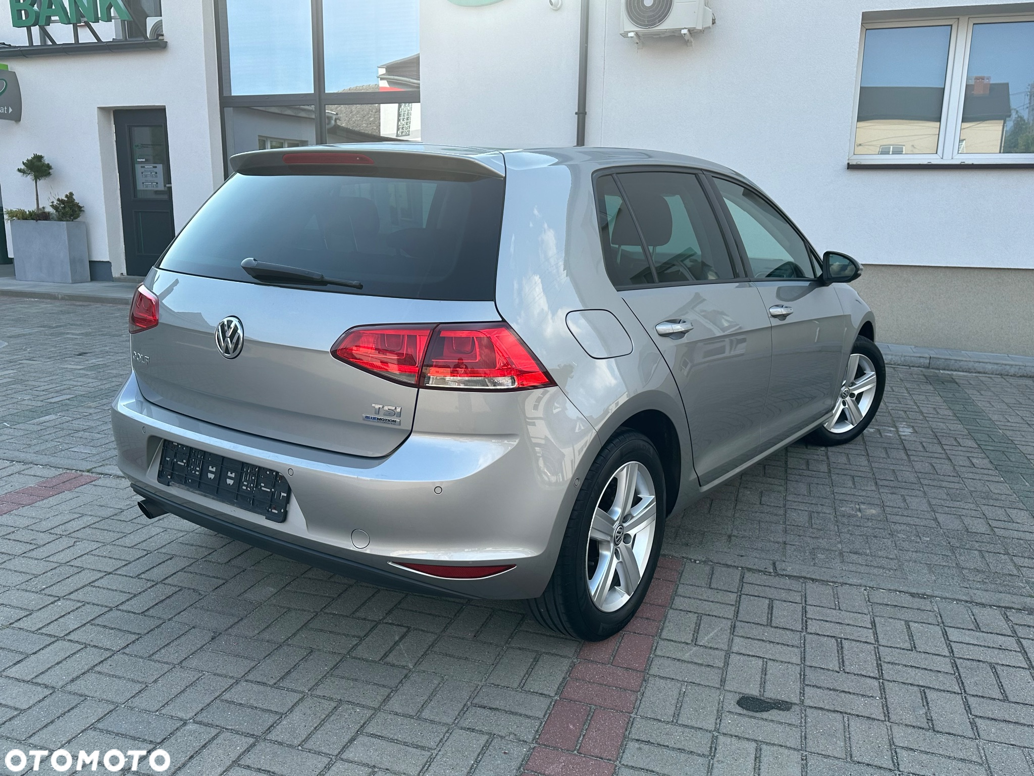 Volkswagen Golf - 16