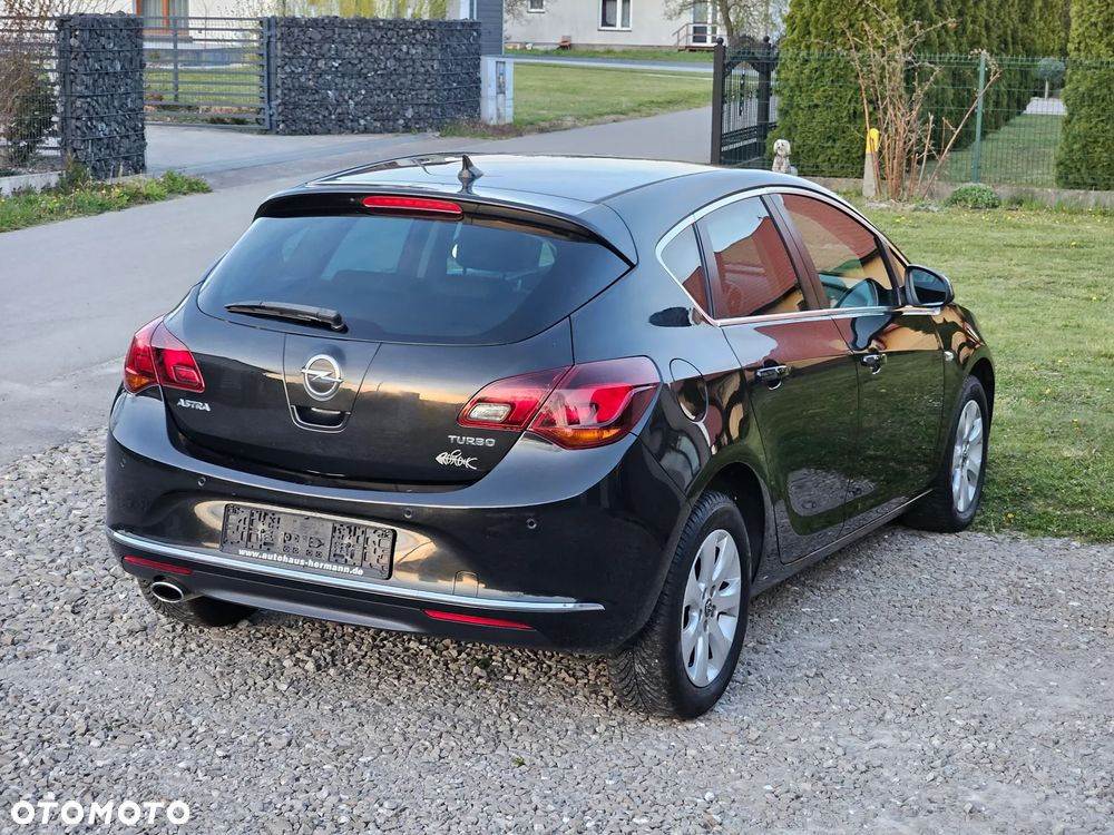 Opel Astra 1.4 T Essentia - 11