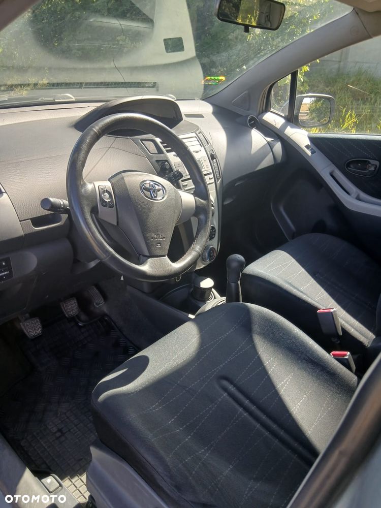Toyota Yaris 1.3 Sol - 9