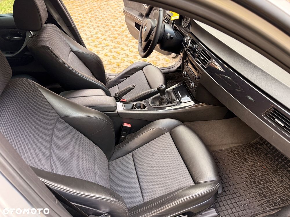 BMW Seria 3 318d - 18