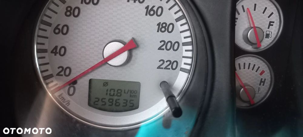 Mitsubishi Outlander 2.0 Comfort 4WD - 13