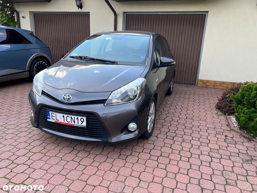 Toyota Yaris Hybrid 100 Premium - 3