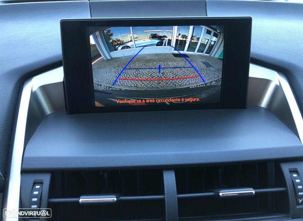 Lexus NX 300h Executive Plus - 27