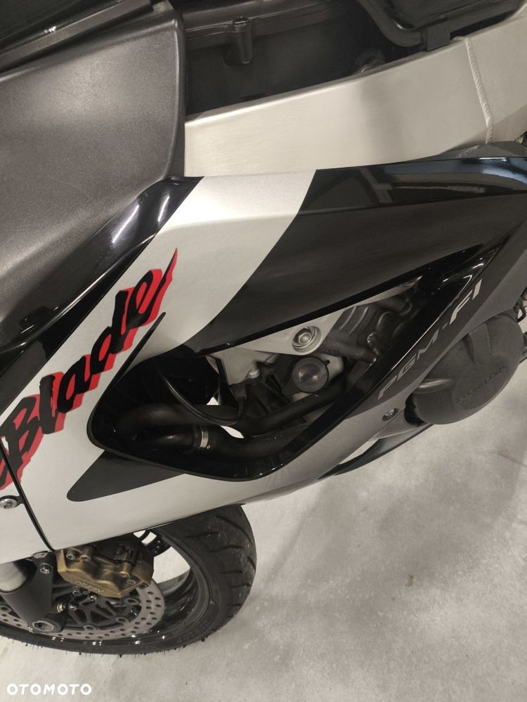 Honda CBR 929 bok owiewka prawa - 7