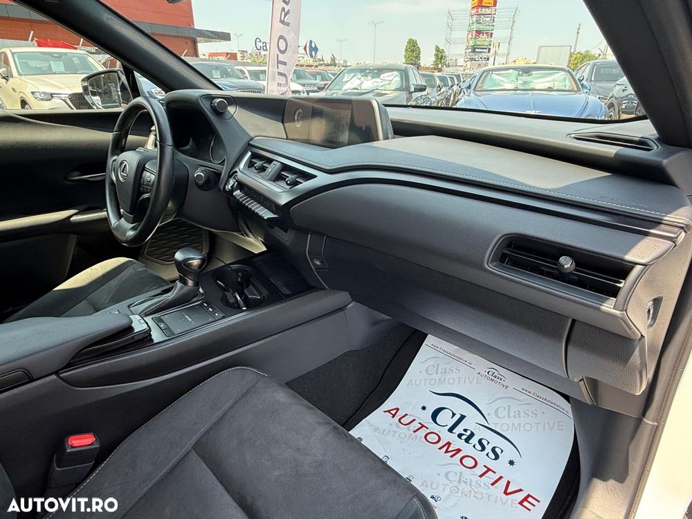 Lexus UX - 22
