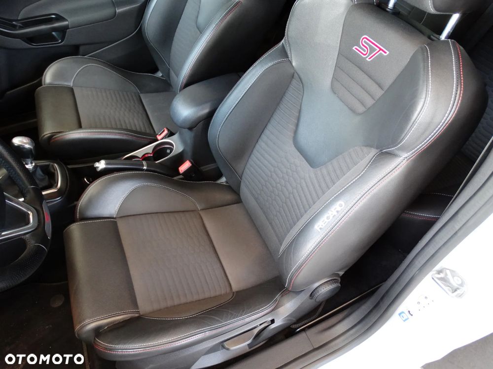 Ford Fiesta 1.6 EcoBoost ST200 - 6