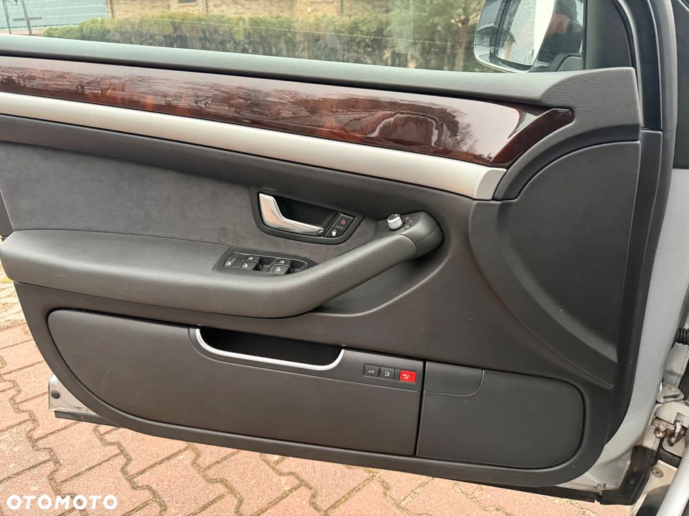 Audi A8 - 12