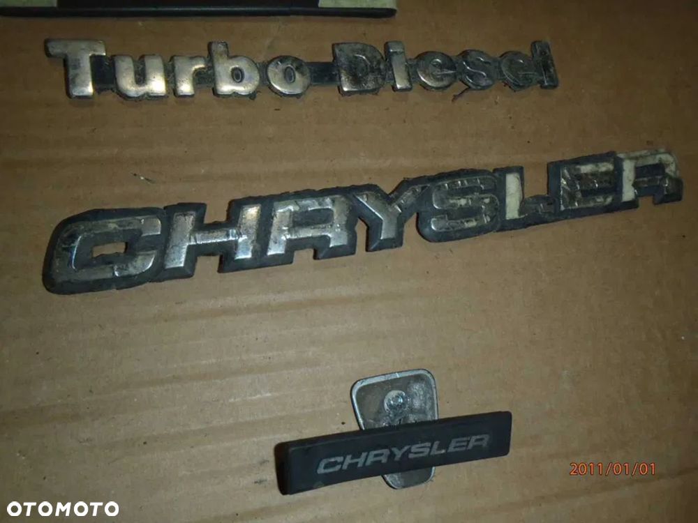 logo emblemat z maski napis voyager chrysler turbo diesel 92r - 6