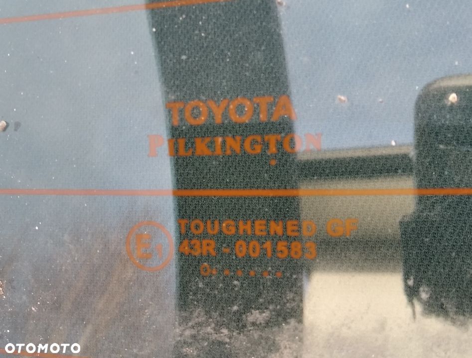 Toyota Avensis T27 sedan szyba tyl tylna - 2