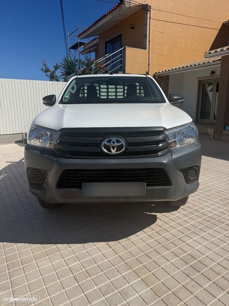 Toyota Hilux 2.4 D-4D 2WD CE CM - 2