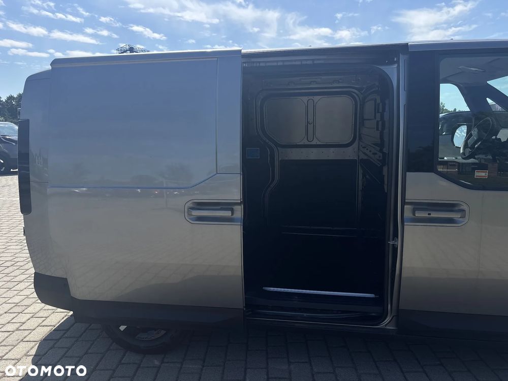 Kia PV5 - 28