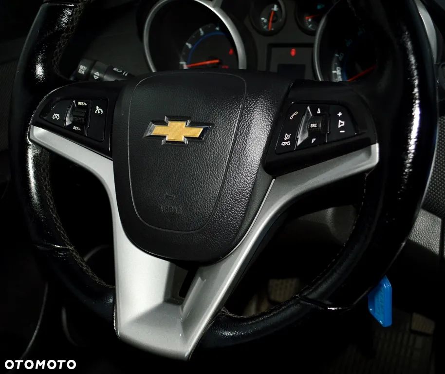 Chevrolet Cruze - 38
