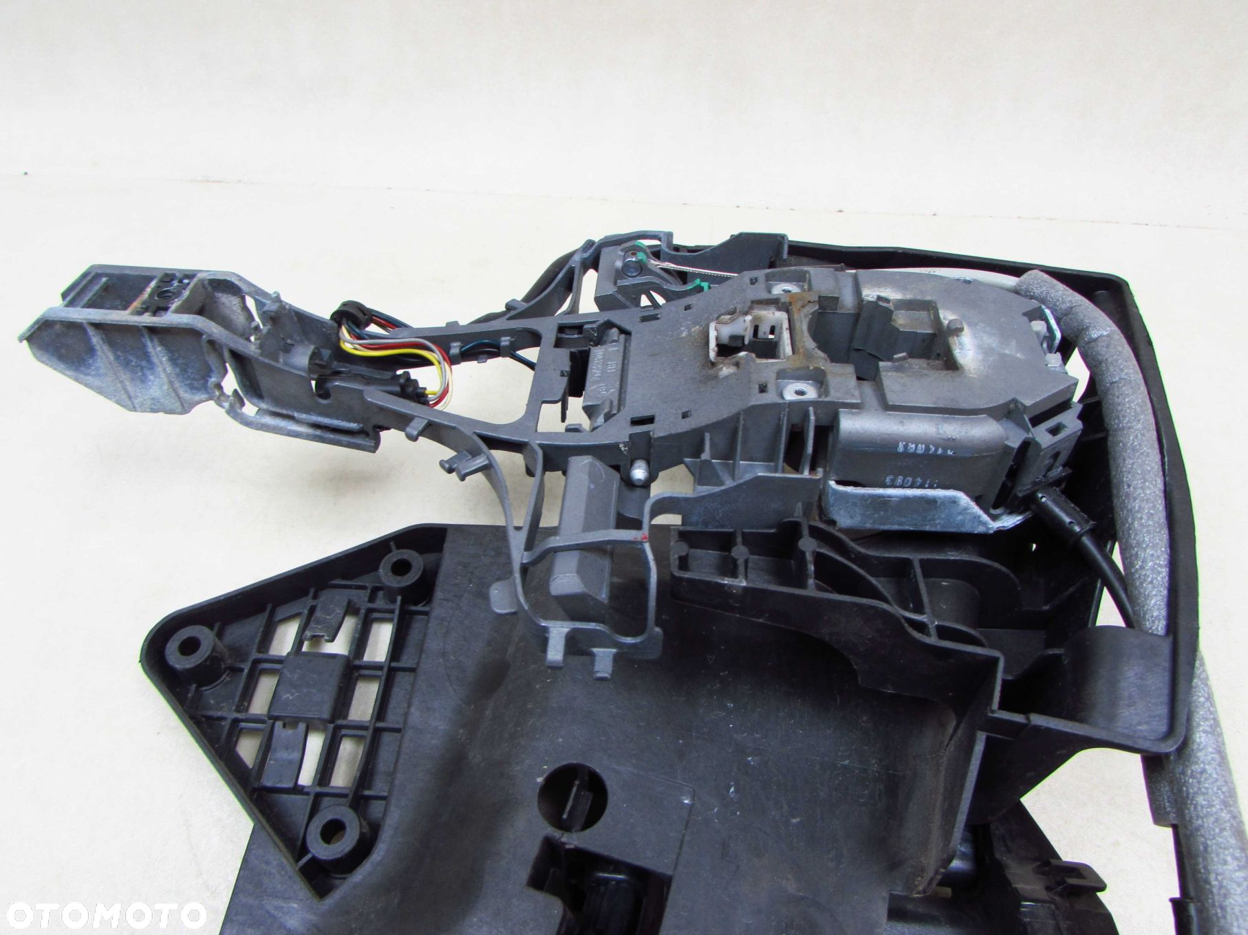 VOLVO V70 III S80 II XC70 III XC60 ZAMEK DRZWI LEWY PRZOD KEYLESS 10 PIN + 4 PIN 31253677 DOCIAG - 4