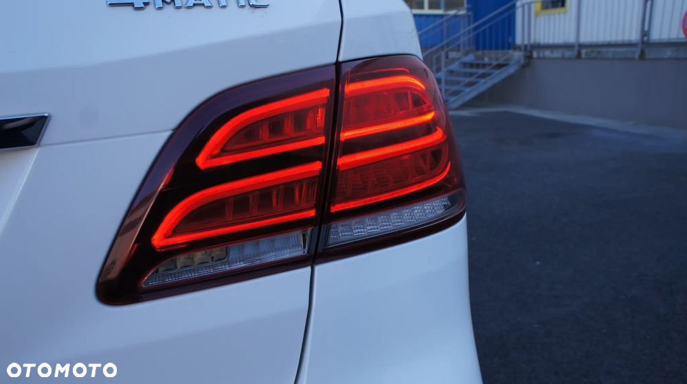 Mercedes-Benz GLE 350 d 4-Matic - 28