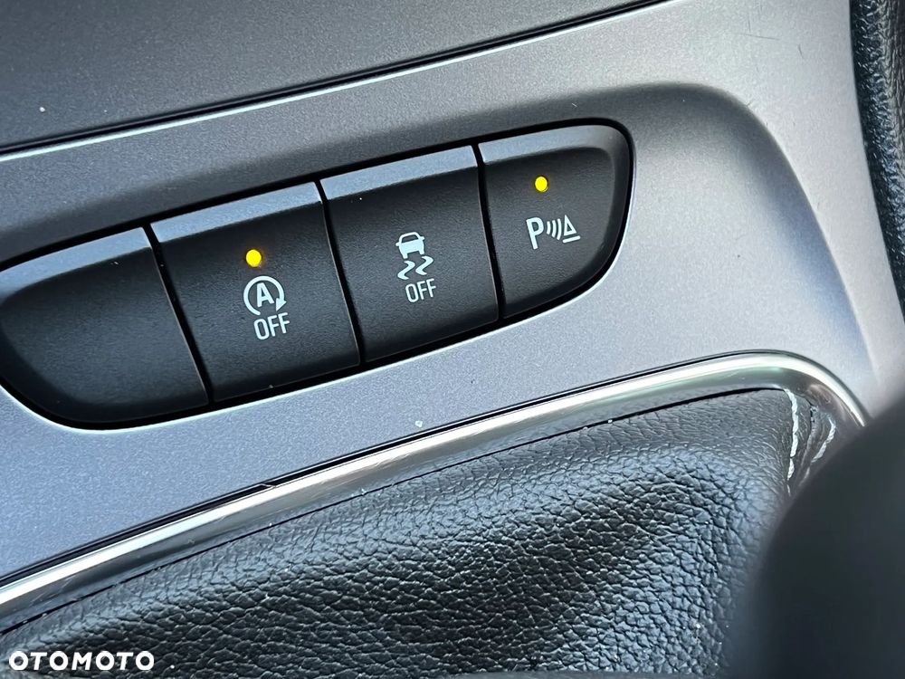 Opel Astra 1.6 D Start/Stop Dynamic - 17