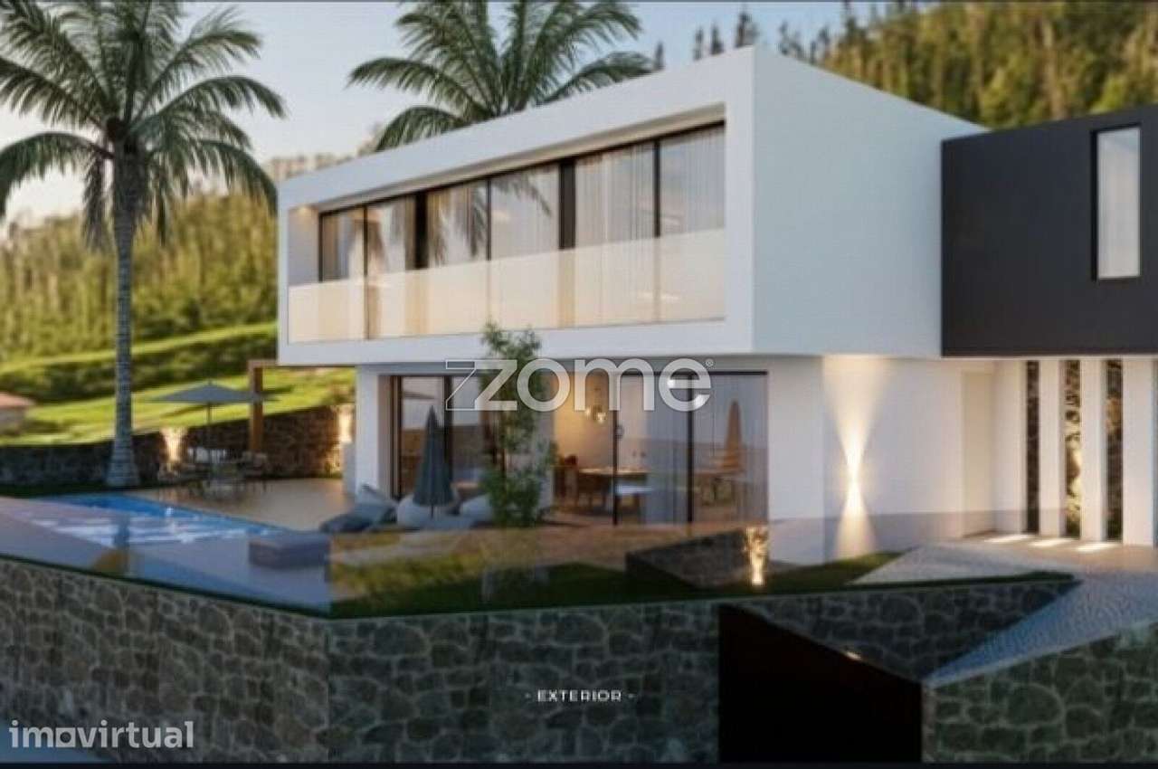 Terreno com 350m2 e Projeto Aprovado na Ilha da Madeira - Grande imagem: 2/27