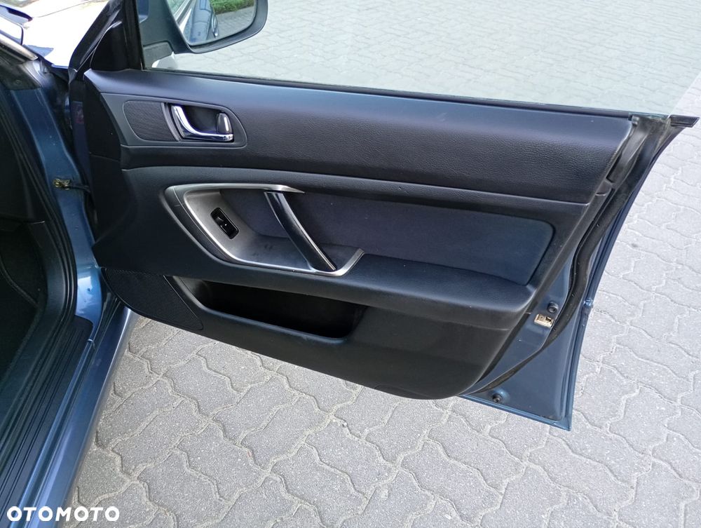 Subaru Legacy 2.0i AT - 15