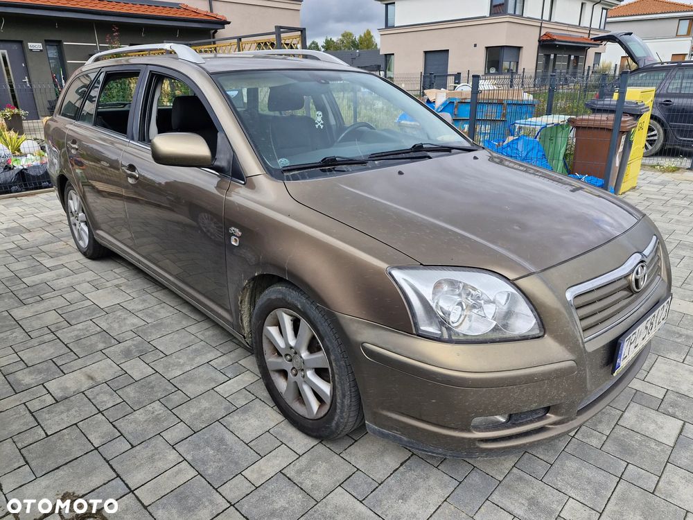 Toyota Avensis 2.0 D-4D Combi - 1