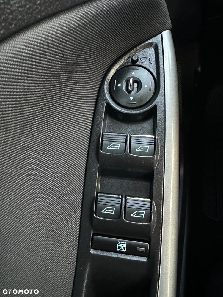 Ford Focus - 22