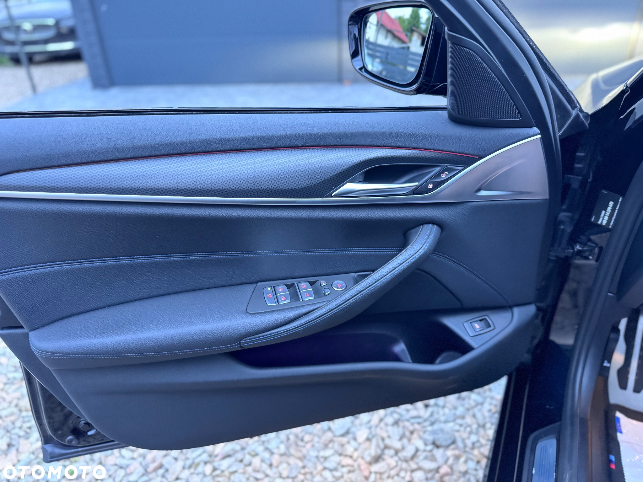BMW Seria 5 520d xDrive Touring M Sport Edition - 38