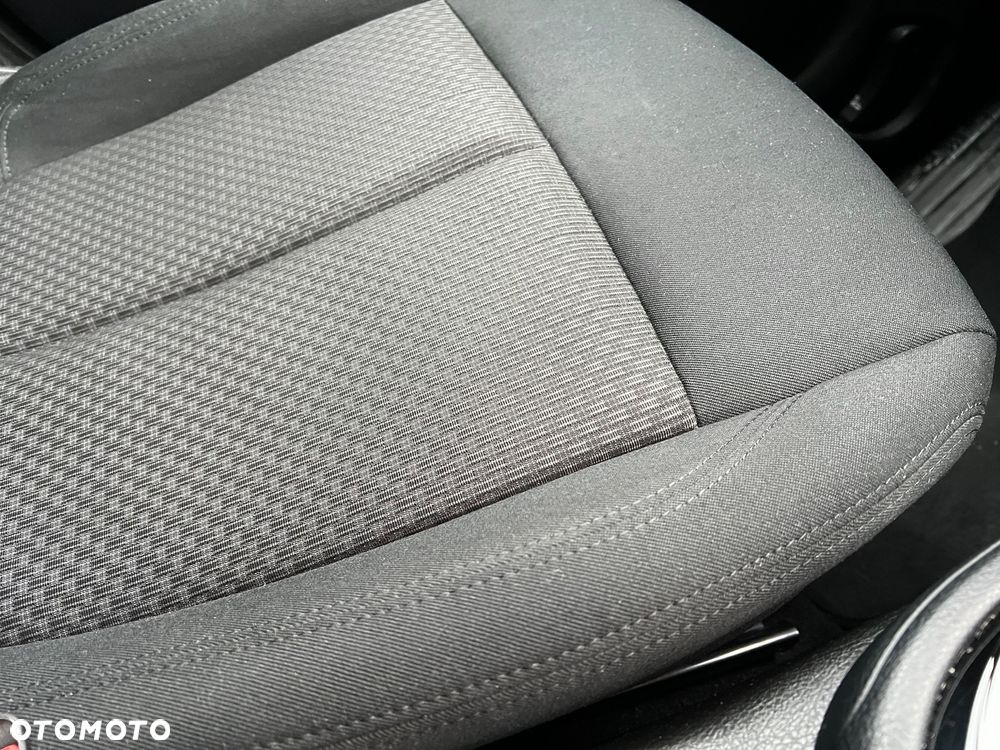 BMW Seria 2 216d Sport Line - 22