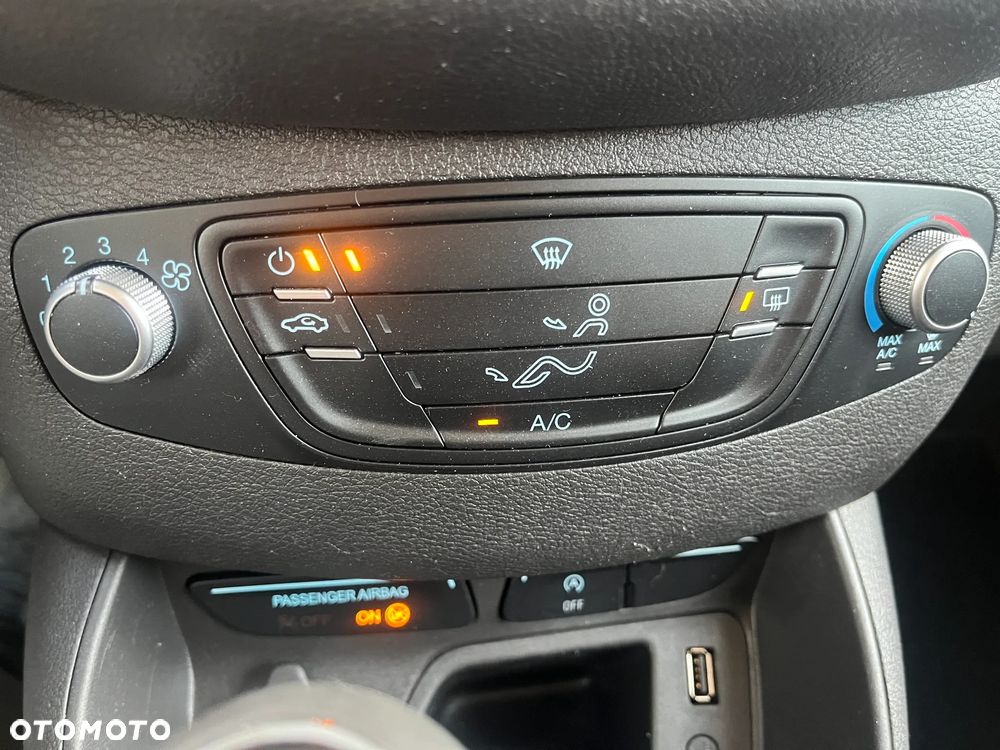 Ford transit courier - 20
