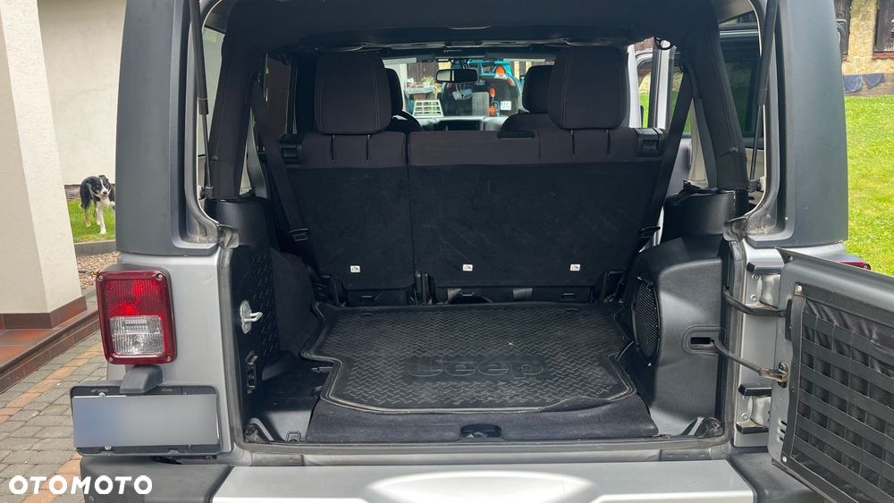 Jeep Wrangler - 11