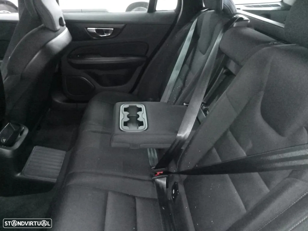 Volvo V60 2.0 T8 AWD TE Momentum - 7