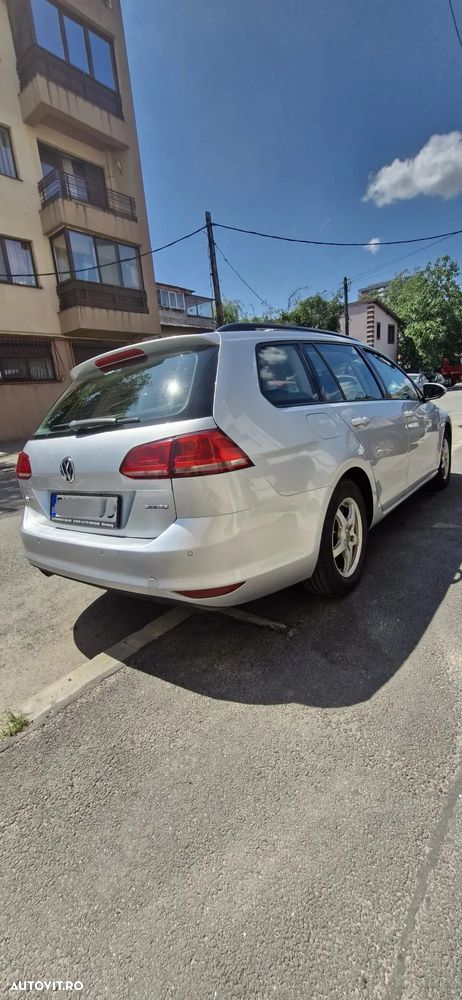 Volkswagen Golf - 2