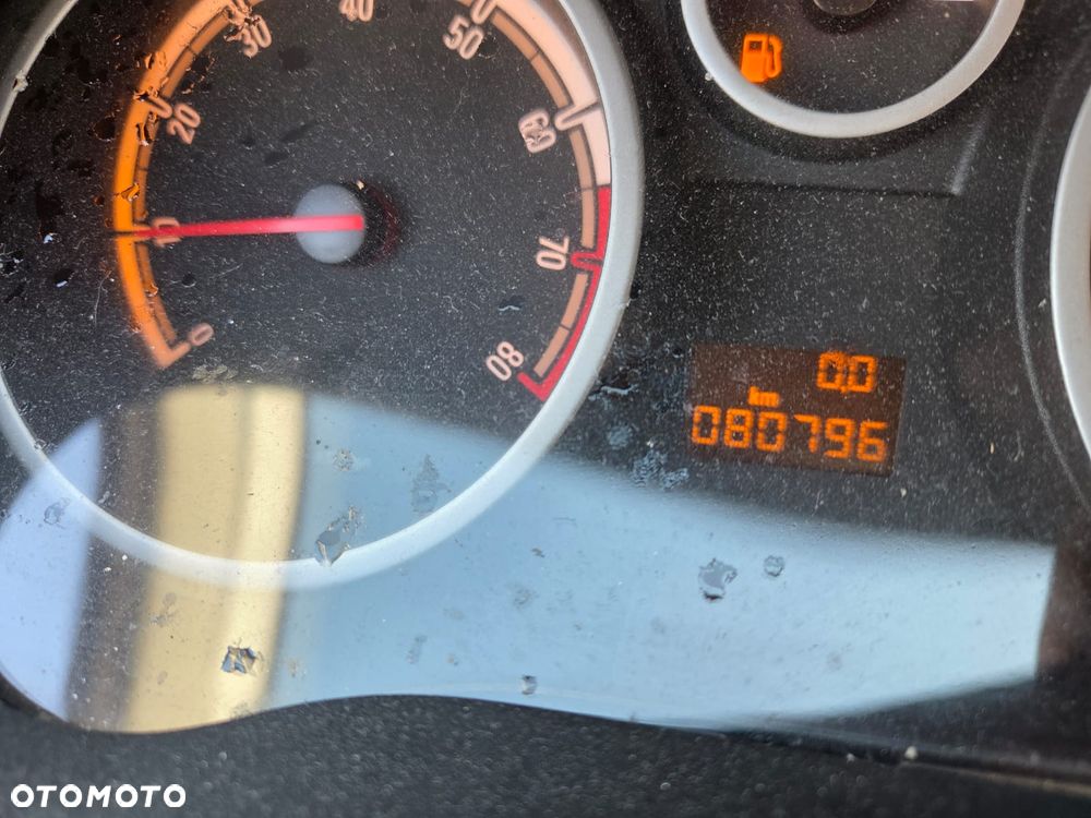 Opel Corsa D 2007 Silnik 1.2 ECOTEC (Z12XEP) 80 KM (59 kW) Z21C Na części silnik, drzwi, klapa, zderzak, lampa - 4