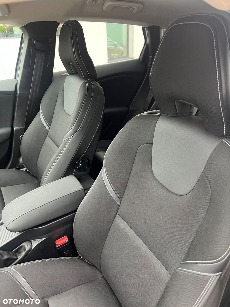 Volvo V40 D2 Drive-E Momentum - 25