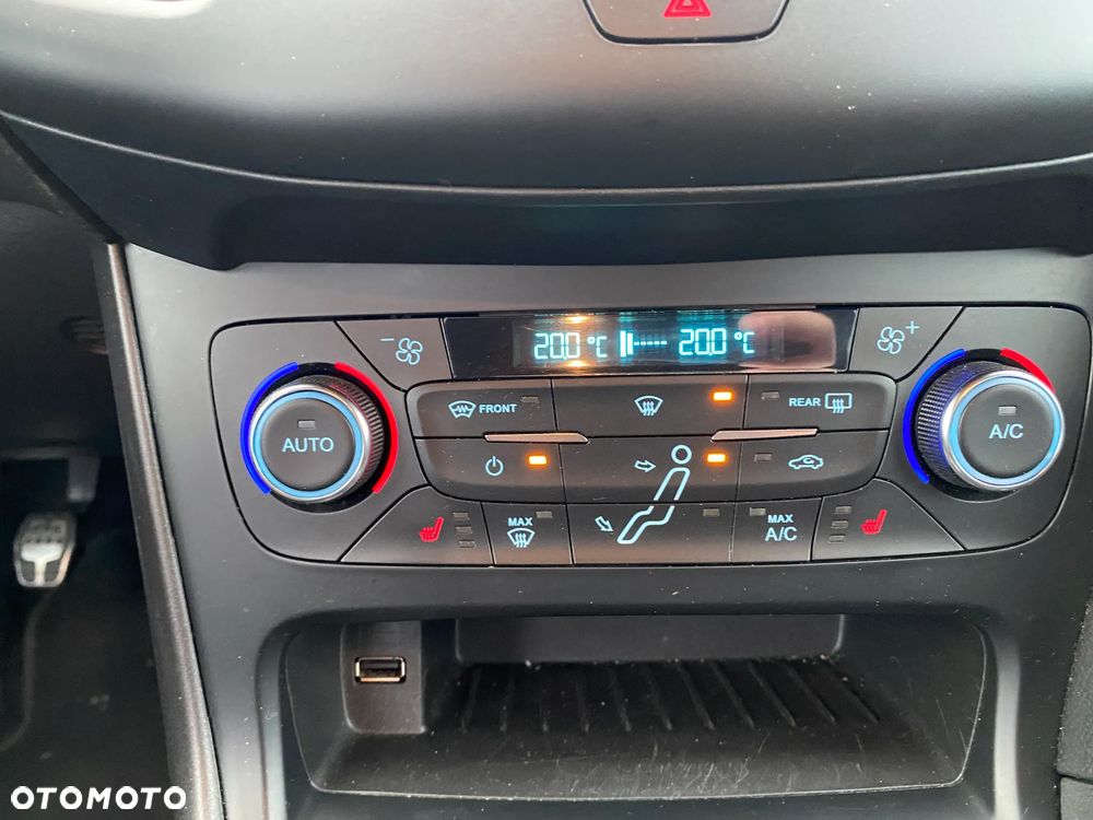 Ford Focus 1.5 EcoBlue Start-Stopp-System ST-LINE - 19