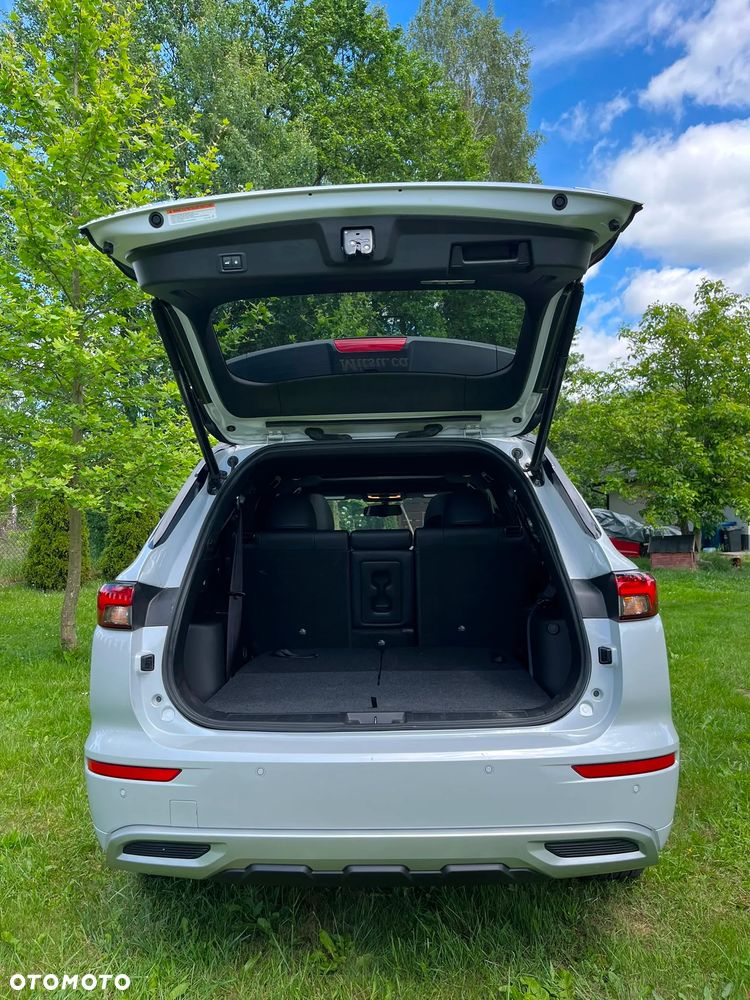 Mitsubishi Outlander Intense + - 14