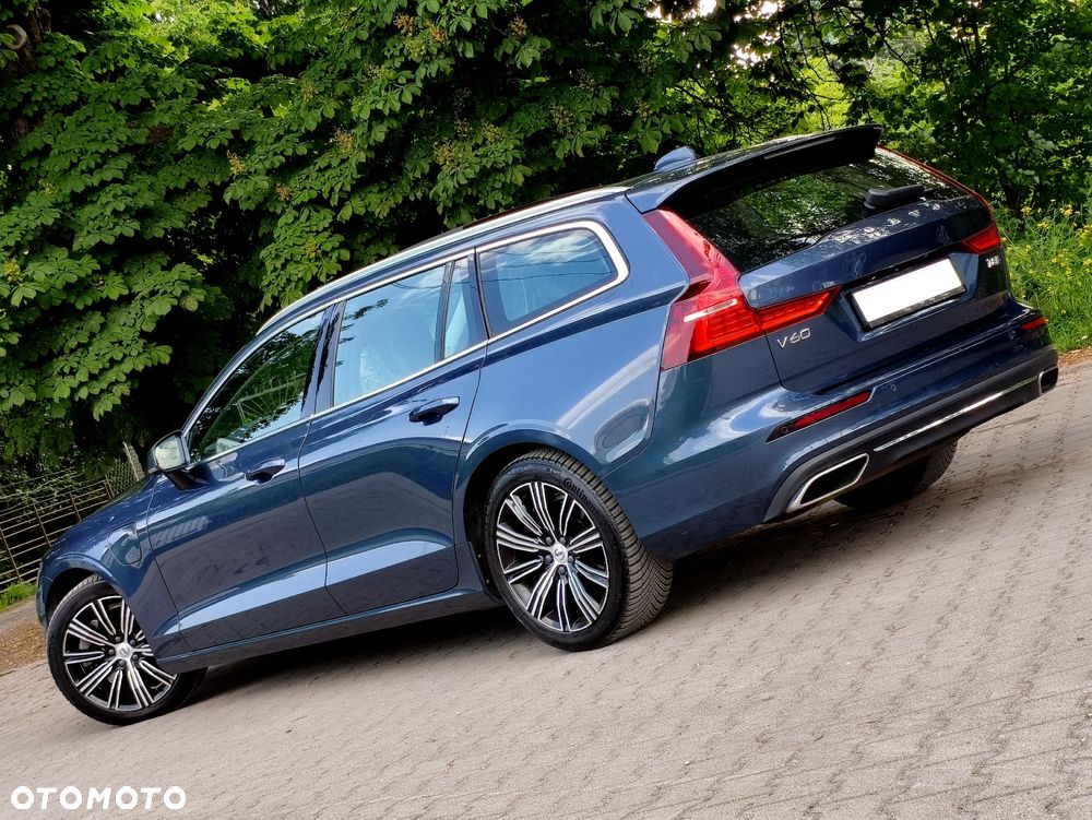 Volvo V60 T8 AWD Twin Engine Geartronic Inscription - 4