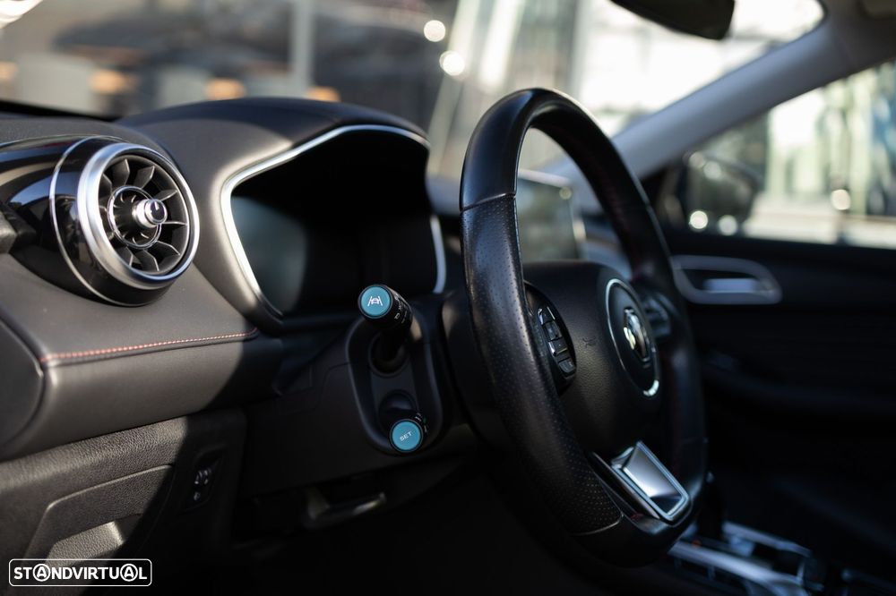 MG EHS 1.5 T-GDI Plug-in Hybrid Luxury - 28